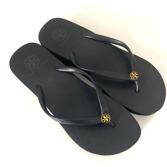 Tory Burch Wedge Flip Flop Sandal Black Thong Toe Gold Logo Slip On Platform 7.5 - Picture 2 of 12